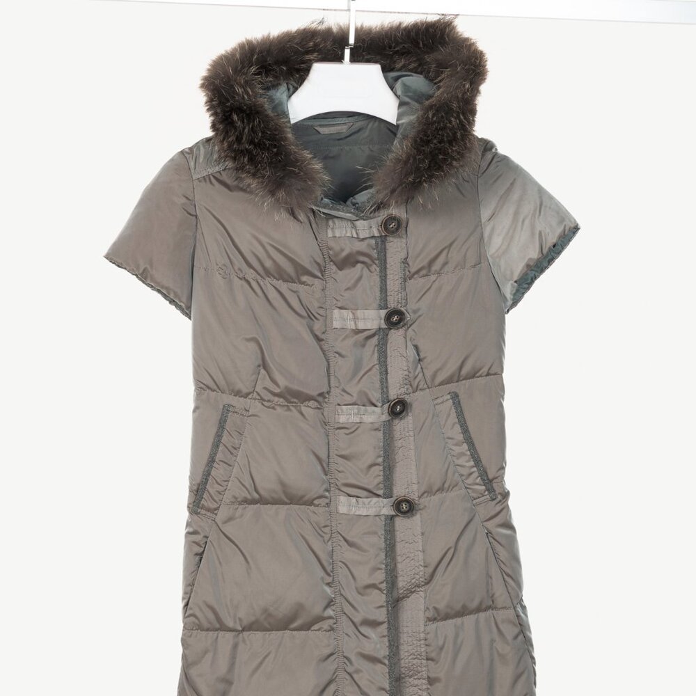 Brunello Cucinelli Grey Quilted Fur-Hood Cap-Sleeve Puffer Down Coat